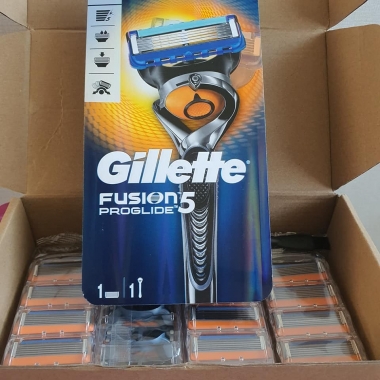 Gillette Fusion 5 Mens Razor Bladesphoto1